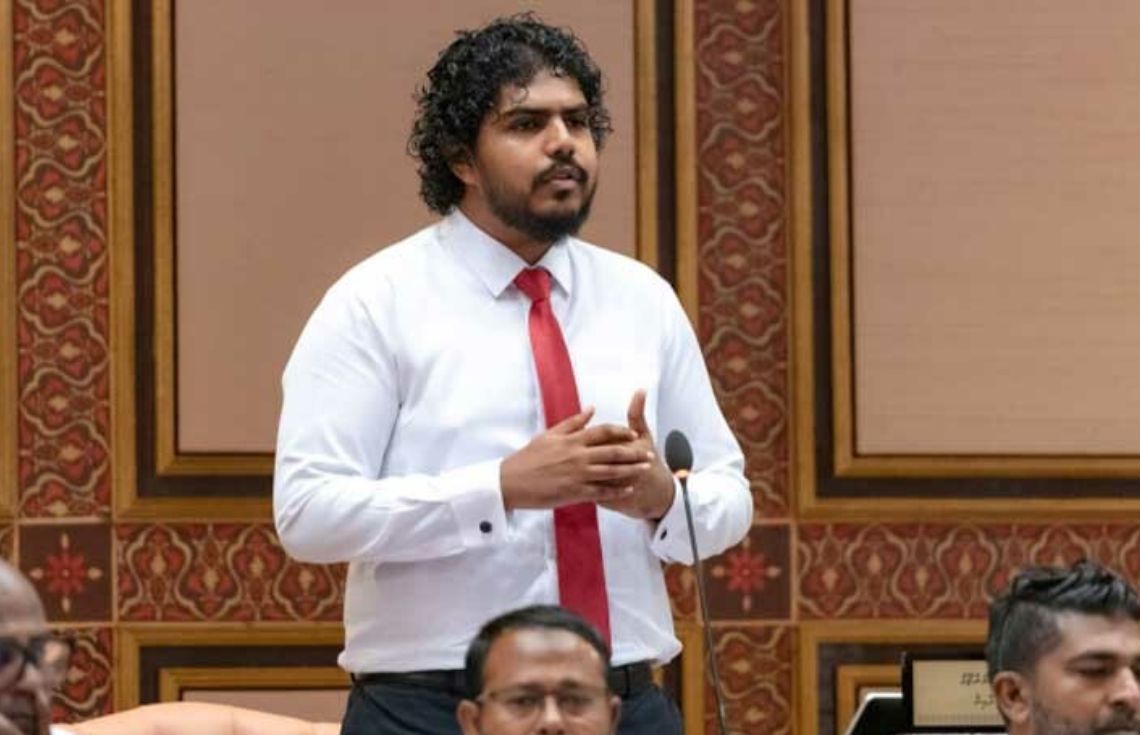 ބަޖެޓު ތަންފީޒުކުރާ ގޮތް މަޖިލީހުން ގާތުން ބަލާނެ: އަޒާން