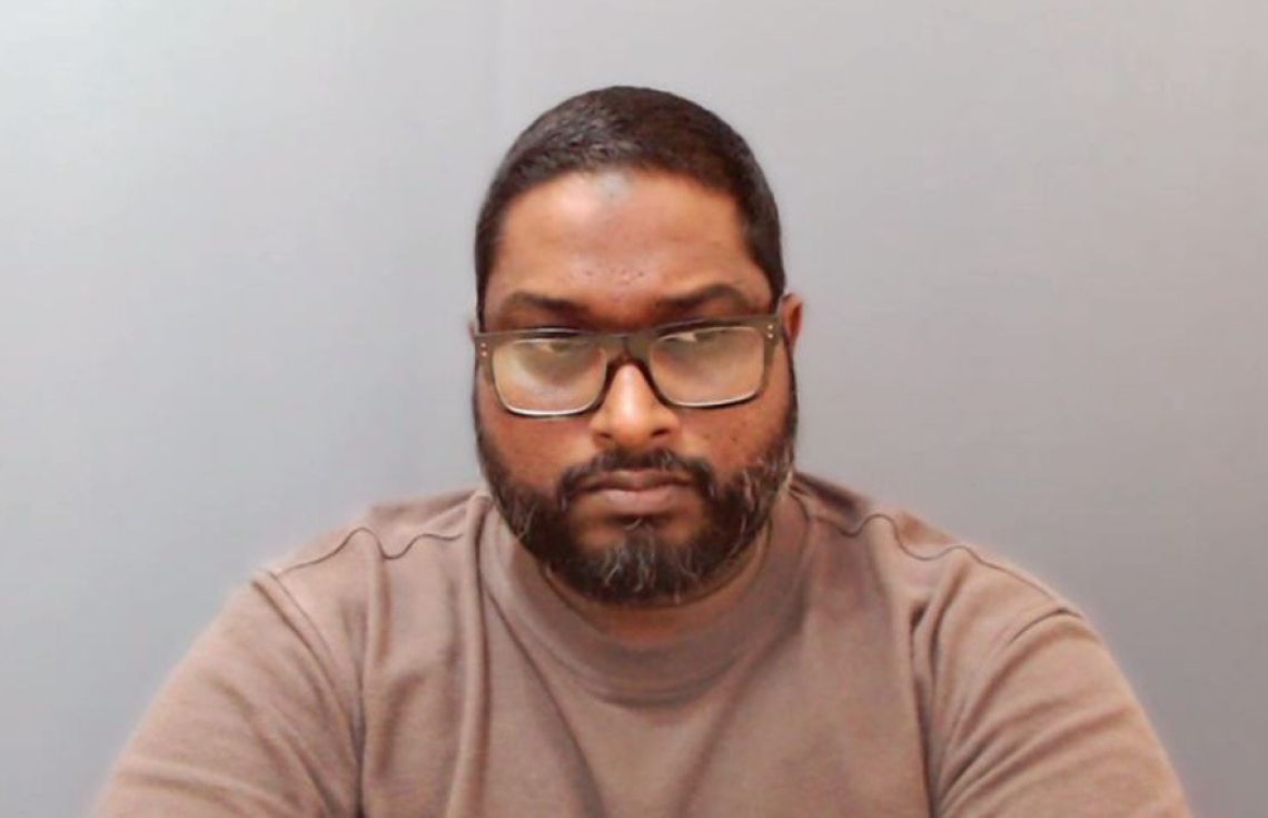 ގައިދީން ލުމަށް ހާއްސަކޮށްފައިވާ ހެދުން ނުލާން ބައްސާމް ބޮޑާ ހޭކުމުން ކުލަ ހެދުމުގައި ކޯޓަށް ހާޒިރުކޮށްފި!