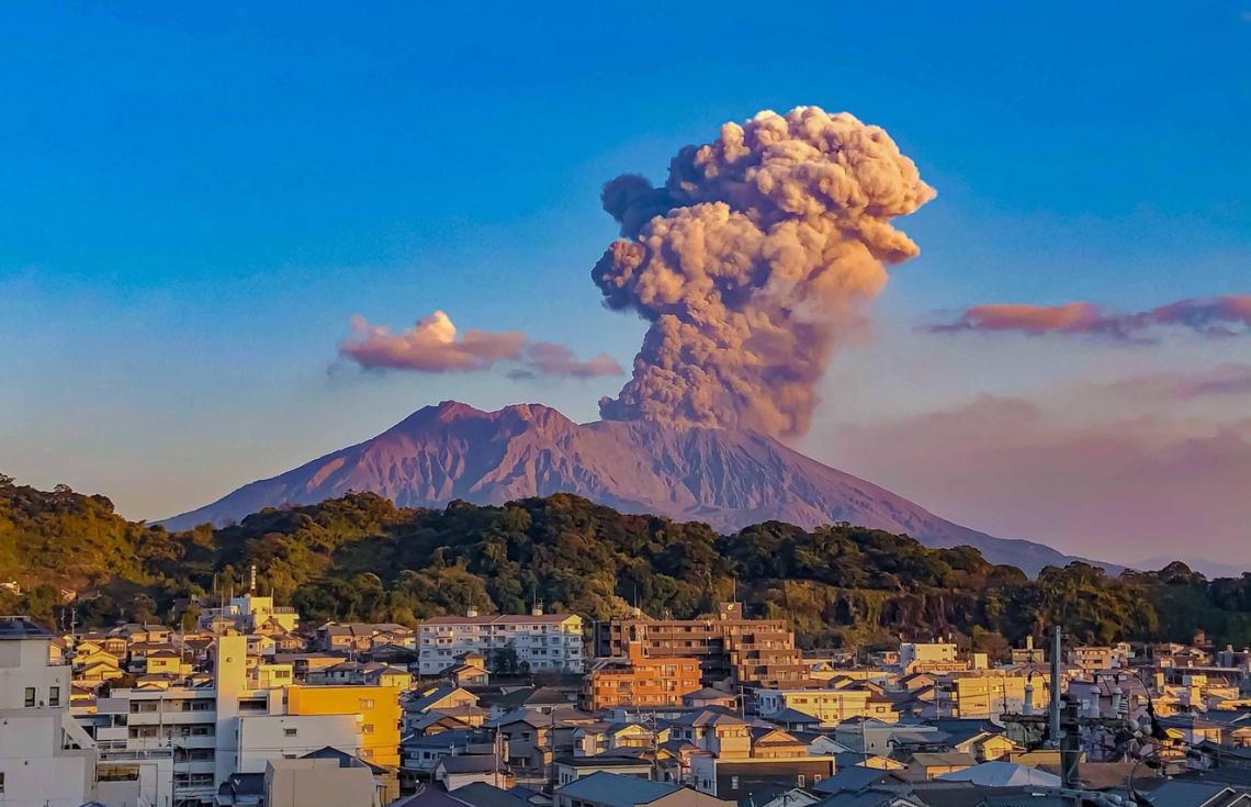 ޖަޕާނުގެ ސަކުރަޖިމާ އަލިފާން ފަރުބަދަ ގޮވައިފި!