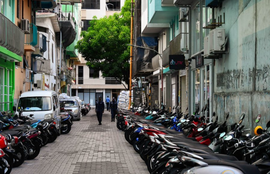 މަގުމަތިން ފުލުހުންގެ އެހީތެރިކަމަށް އެދުނު އަންހެނަކަށް ޖިންސީ އަނިޔާ ލިބިފައިވާކަން ހާމަވެއްޖެ