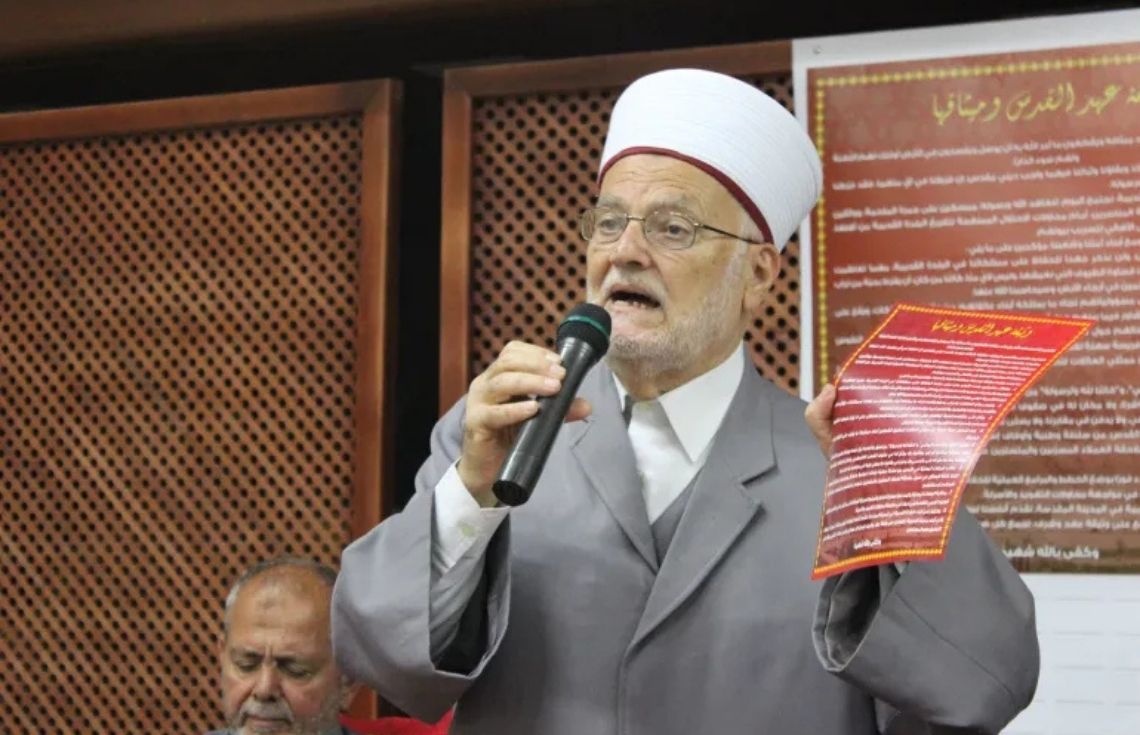 އިސްރާއިލުން ހުޅަނގު އައްސޭރީގައި ވަރުގަދަ ހަމަލާތަކެއްދީ އަޤްޞާގެ ޚަޠީބުގެ މައްޗަށް ދަޢުވާކުރާނެ ކަމަށް ބުނެފި