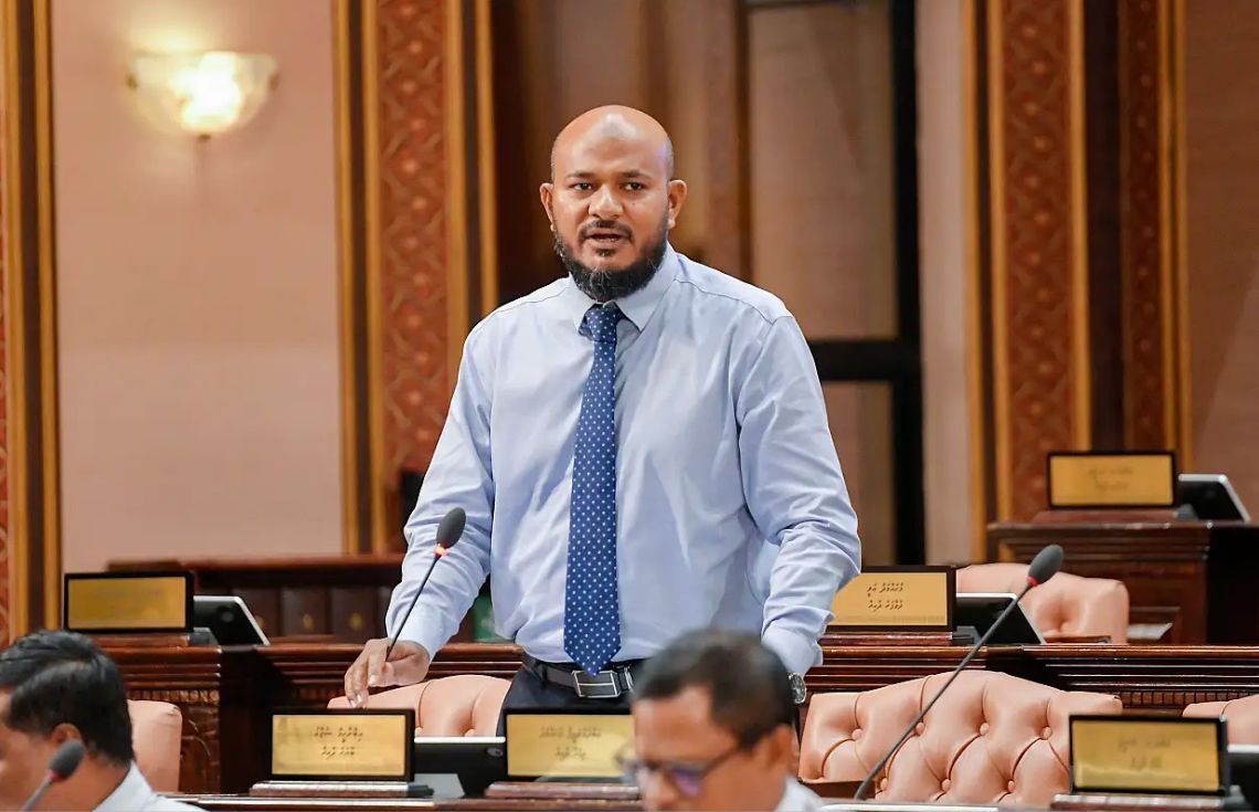 ގޮނޑި ގެއްލުމުގެ ކުރިން ދާއިރާގެ ވޯޓެއް ނަގާ ގޮތަށް ހުށަހެޅި އިޞްލާޙު ބަލައިގަނެ، ކޮމިޓީއަށް ފޮނުވައިފި