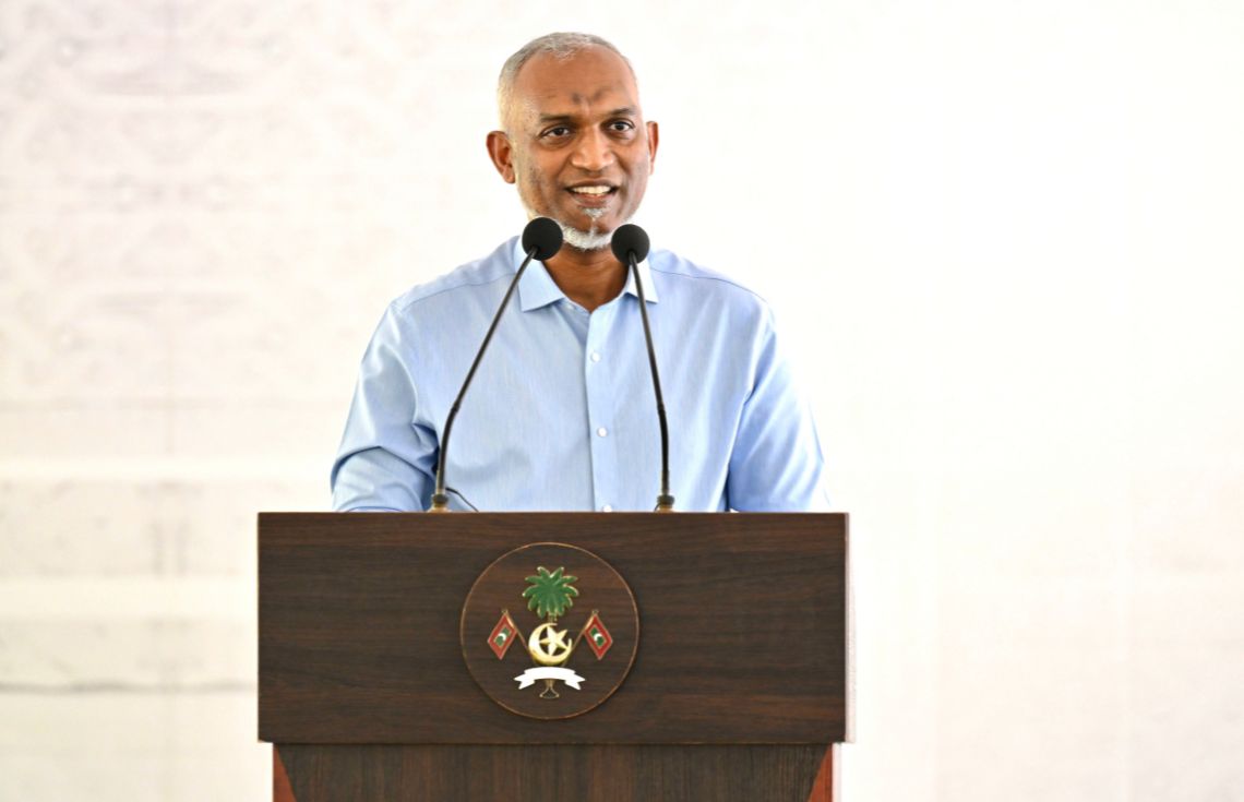 ރައީސް މުޢިއްޒު މާދަމާރޭ ވިލިމާލޭ ރައްޔިތުންނާ ބައްދަލުކުރައްވަނީ!