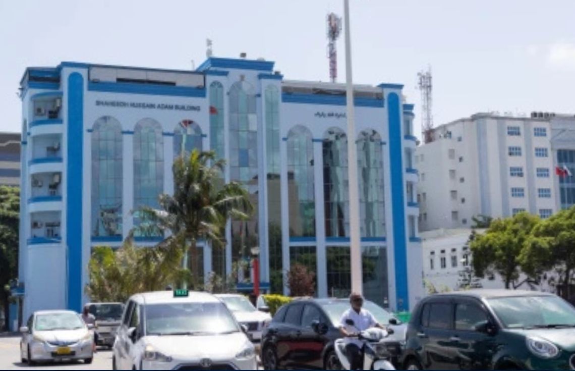 ކުޑަ ކުއްޖަކަށް ޖިސްމާނީ އަނިޔާކޮށް ބިރުދެއްކި ފުލުހެއްގެ މައްސަލަ ބަލަނީ