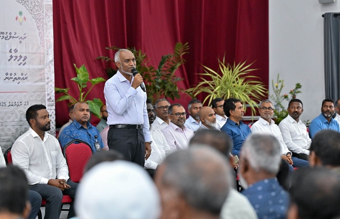 ވިލިމާލޭގައި ސްޕޯޓްސް ކޮމްޕްލެކްސްއަކާއި ފީފާ ފެންވަރުގެ ދަނޑެއް ތަރައްޤީކޮށްދޭނެކަމުގެ ޔަޤީންކަން ރައީސް ދެއްވައިފި