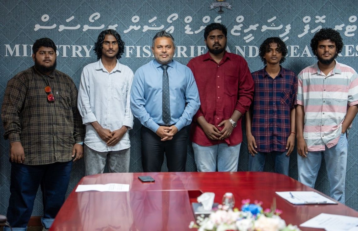 ޔޫތު އިންޓަރންޝިޕް ޕްރޮގްރާމަށް ހޮވުނު ޒުވާން މަސްވެރިންނާ ވަޒީރު ޝިޔާމް ބައްދަލުކުރައްވައިފި