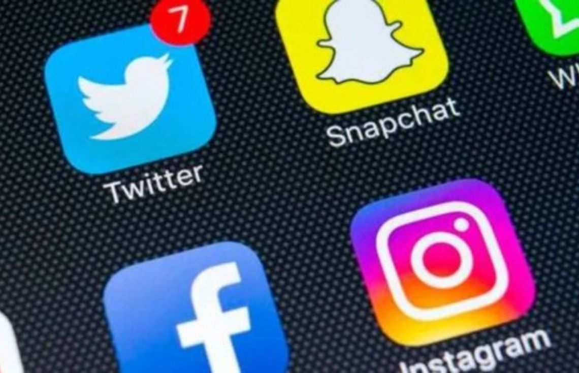 އުމުރުން 16 އަހަރުން ދަށުގެ ކުދިންނަށް ސޯޝަލް މީޑިއާ ބޭނުންކުރުން މަނާކުރަން މެލޭޝިއާއިން ނިންމައިފި