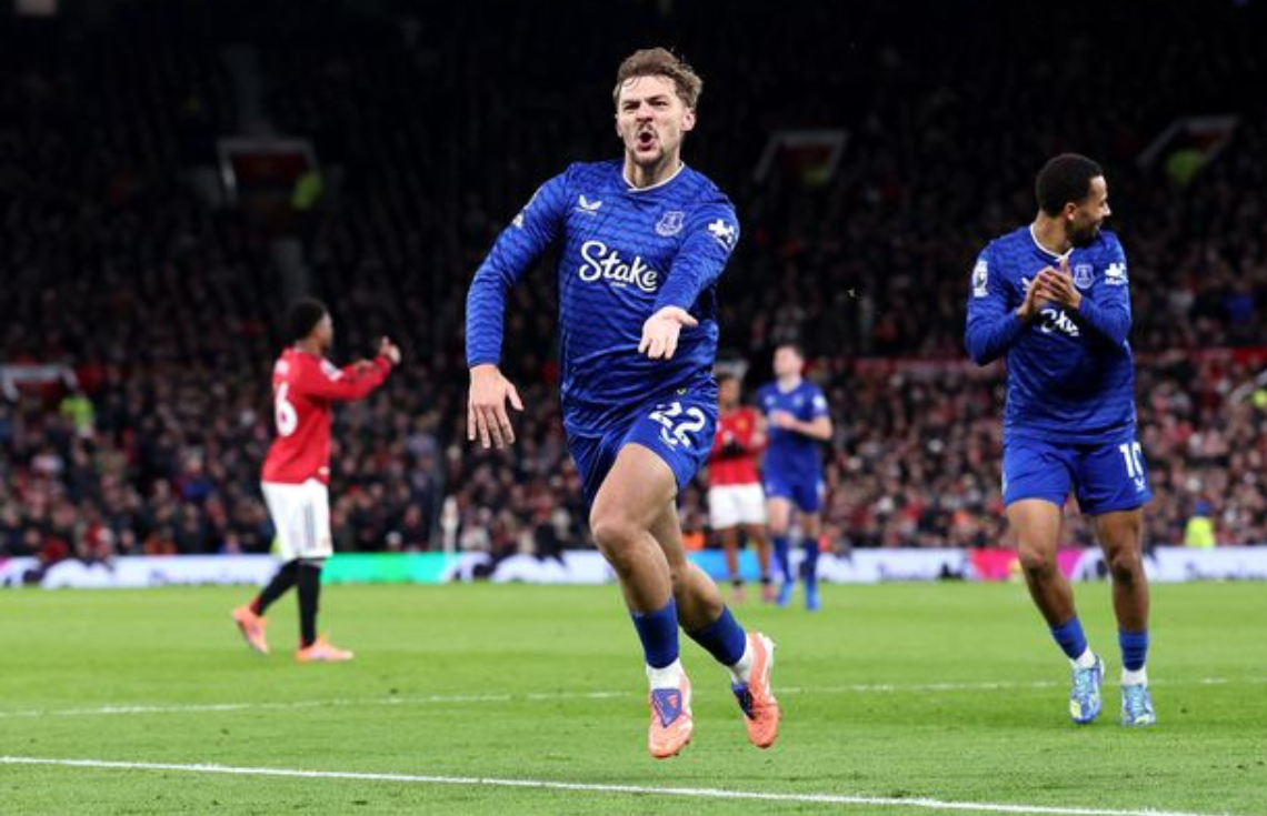 މެޗުގެ ބޮޑުބައި އެއް ކުޅުންތެރިއަކު މަދުކޮށް ކުޅުނު އެވަޓަންއިން ޔުނައިޓެޑު ބަލިކޮށްފި