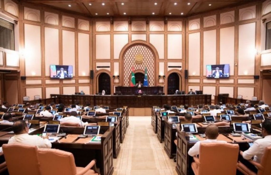 ރަށު ކައުންސިލާއި ސިޓީ ކައުންސިލްގެ މެމްބަރުންގެ ޢަދަދަށް ބަދަލުގެންނަން ހުށައެޅި ހުށައެޅުން ކޮމިޓީއިން ފާސްކޮށްފި