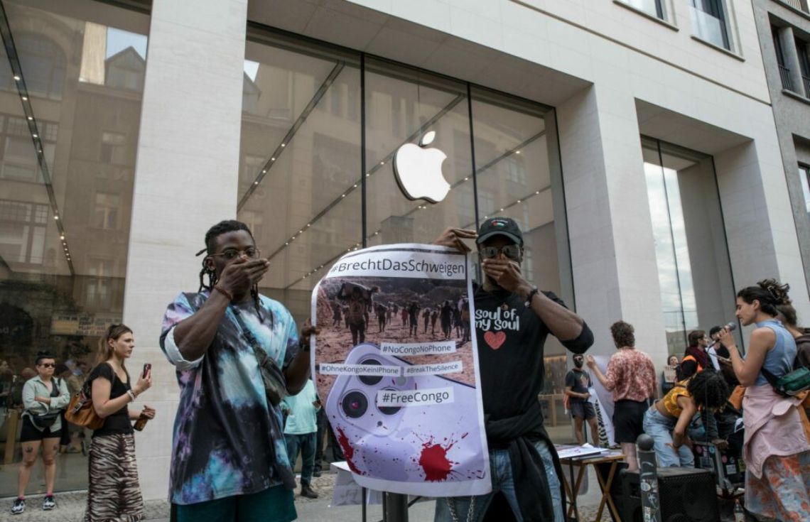 އެޕަލްގެ އުފެއްދުންތަކުގައި ހަނގުރާމައިގެ ސަރަހައްދުތަކުގެ މައުދަންތައް ބޭނުންކުރާކަމުގެ ތުހުމަތު!