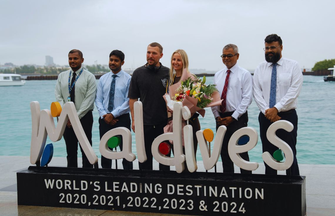 ރާއްޖޭގެ 2 މިލިޔަން ވަނަ ފަތުރުވެރިޔާއަށް ހޫނު މަރުޙަބާއެއް!