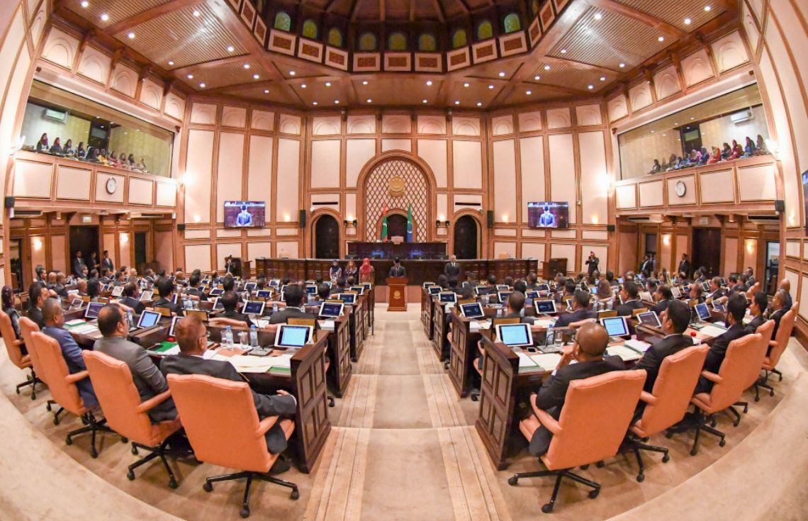ކައުންސިލަރުންގެ އަދަދު މަދުކުރަން މަޖިލީހުން ފާސްކޮށްފި