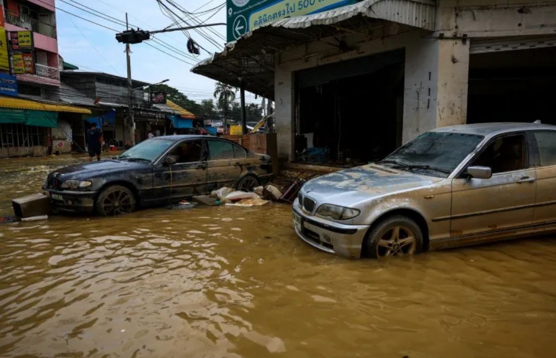 ތައިލެންޑްގެ ދެކުނުގައި ފެންބޮޑުވެ  މަރުވި މީހުންގެ އަދަދު 145 އަށް އަރައިފި