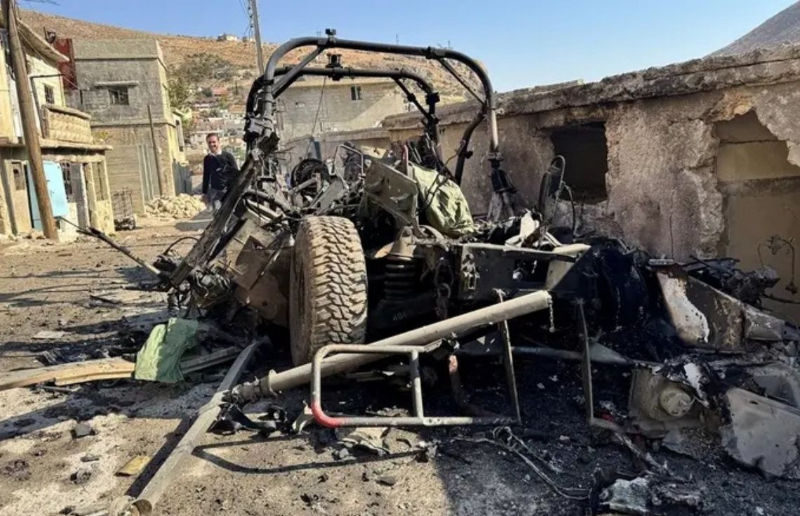 ސީރިއާގެ ދެކުނުގެ ރަށަކަށް އިޒްރޭލުން ދިން ހަމަލާއެއްގައި 13 މީހުން ޝަހީދުވެއްޖެ