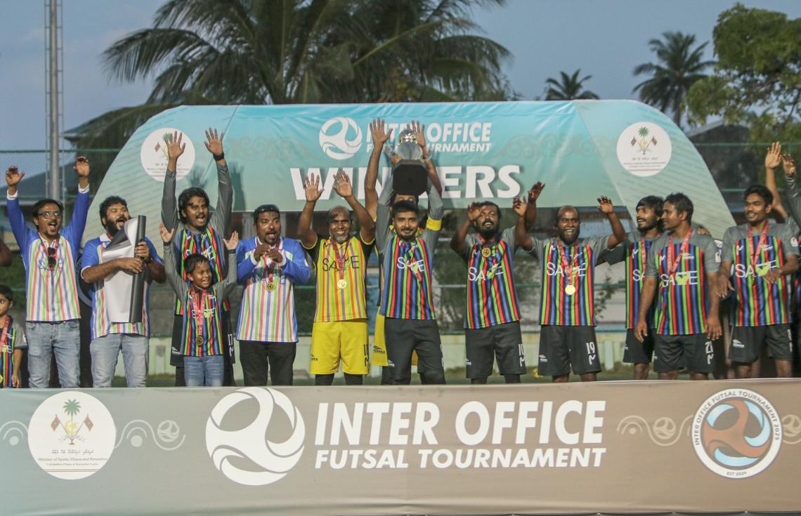 ހޮޅުދޫ ފުޓްސަލް މުބާރާތް: އެންމެ ފަހުން ކައުންސިލް ބަލިކޮށް ފެނަކައިން ތަށި އުފުލާލައިފި