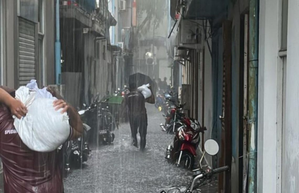 ބޯކޮށް ވާރޭވެހޭނެކަމަށް ލަފާކޮށް މެދުރާއްޖެތެރޭގެ ބައެއް އަތޮޅުތަކަށް ހުދު ސަމާލު ނެރެފި