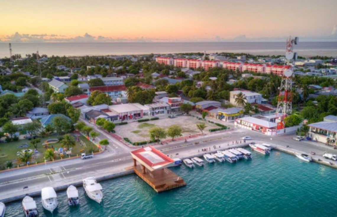 ބަދުއަޚުލާގީ ޢަމަލު ހިންގަމުން ދަނިކޮށް ތިނަދޫއިން ދެ މީހަކު ހައްޔަރުކޮށްފި