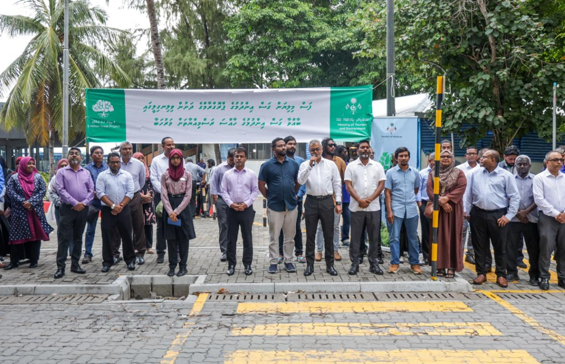 ވިލިމާލޭގައި 500 ގަސް އިންދުމުގެ ބޮޑު ހަރަކާތެއް ބާއްވައިފި