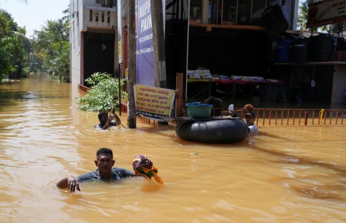 ތޫފާނުގައި ގެއްލުންވި ލަންކާ ރައްޔިތުންނަށް އެހީވުމަށް ދިވެހި ރެޑްކްރެސެންޓުން ރިލީފް ފަންޑެއް ހުޅުވައިފި