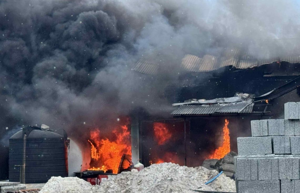 ގަމު އިންޖީނުގޭގައި ރޯވި އަލިފާން ނިއްވާލައިފި، އެއްވެސް މީހަކަށް އަނިޔާވެފައި ނުވޭ