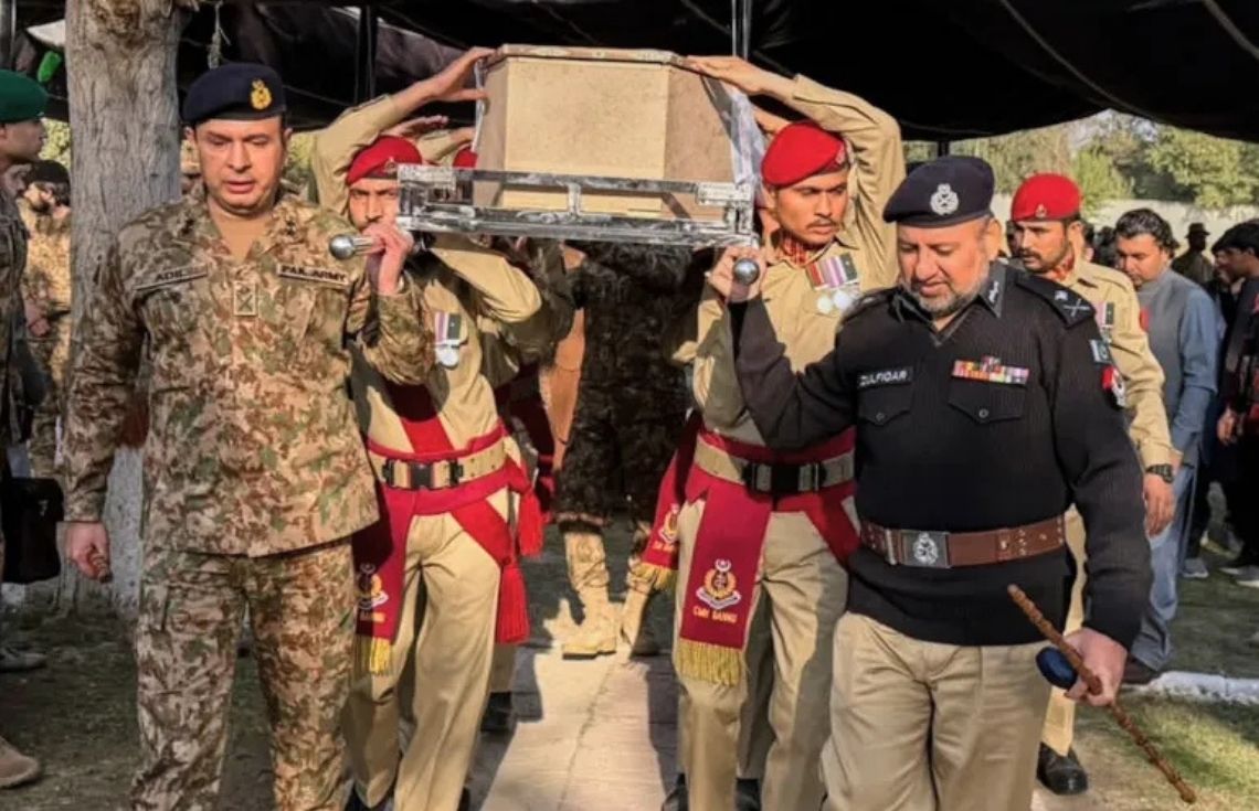 އަނެއްކާވެސް އަފްޣާން ބޯޑަރު ކަައިރީގައި ބޮމުގެ ހަމަލާއެއް، ޕާކިސްތާނުގެ ތިން ފުލުހުން މަރުވެއްޖެ