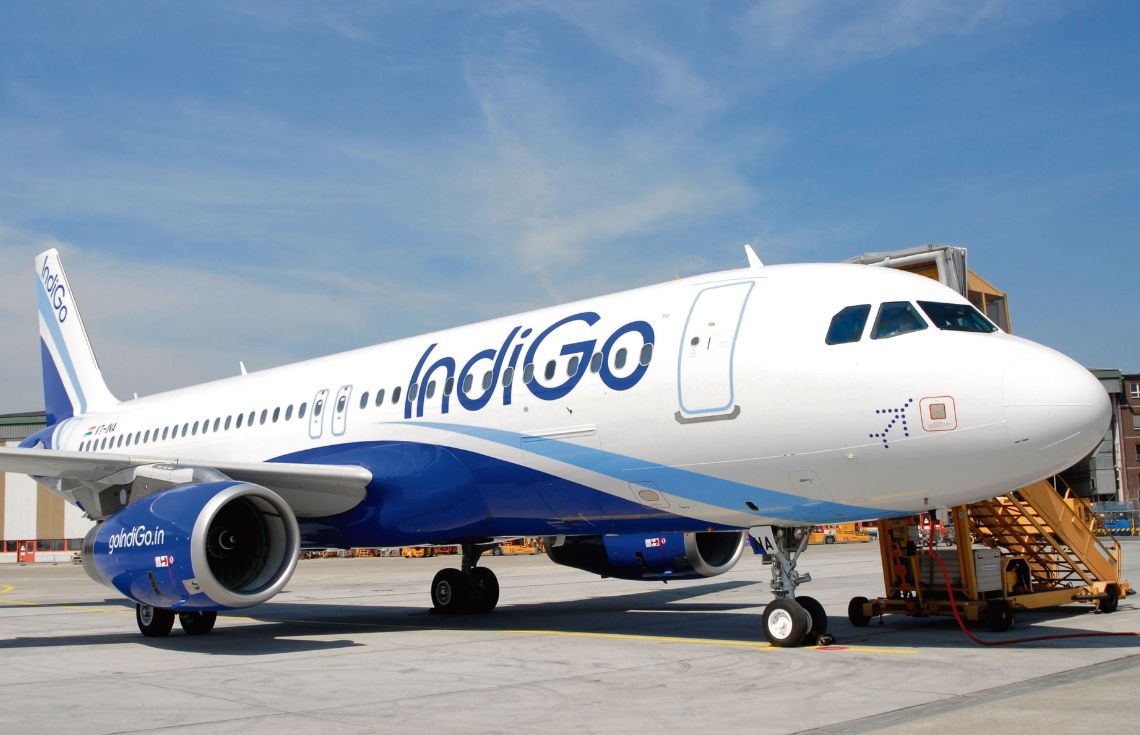 އިންޑިގޯގެ އުދުހުންތަކެއް ކެންސަލްކޮށް، އެތަކެއް ހާސް ފަސިންޖަރުން އެއަރޕޯޓްގައި ތާށިވެއްޖެ