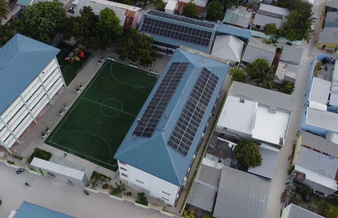 ރ. މަޑުއްވަރީގައި 400 ކިލޯވޮޓްޕީގެ ސޯލާ ޕީވީ ހައިބްރިޑް ނިޒާމެއް ބެހެއްޓުމުގެ މަސައްކަތް ކުރިއަށްދަނީ