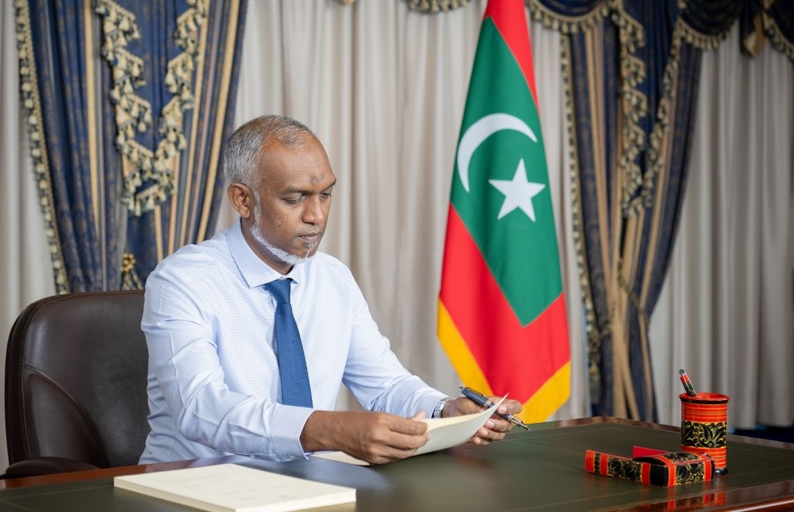 ކުރީގެ ރައީސުންނަށް ދޭންޖެހޭ ރައްކާތެރިކަމާއި ޢިނާޔަތްތަކާބެހޭ ޤާނޫނަށް 3 ވަނަ އިޞްލާޙު ގެނައުމުގެ ބިލު ތަޞްދީޤުކުރައްވައިފި