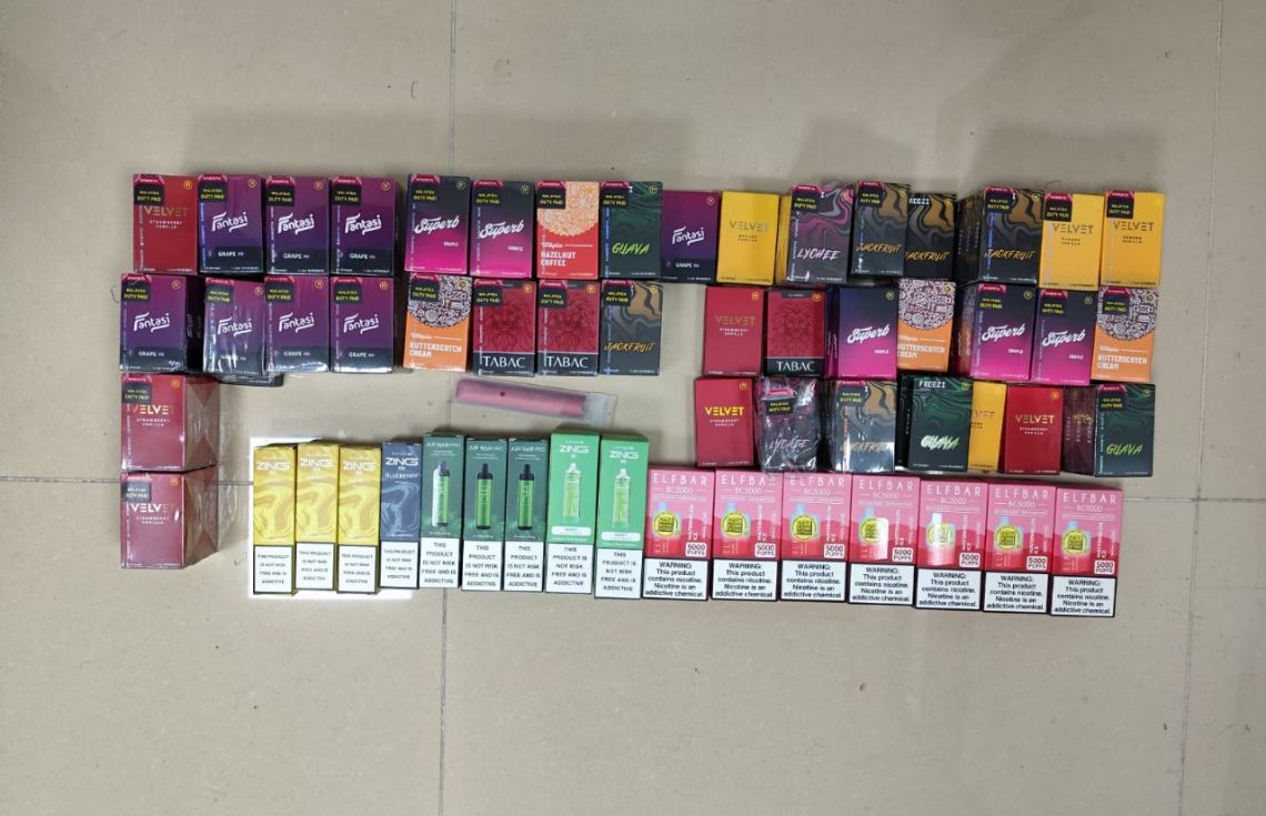 ގިނަ އަދަދެއްގެ ވޭޕާއި، ވޭޕް ވިއްކަމުންދިޔަ ޕޭޖު ފުލިހުންގެ ބެލުމުގެ ދަށަށް ގެންގޮސްފި