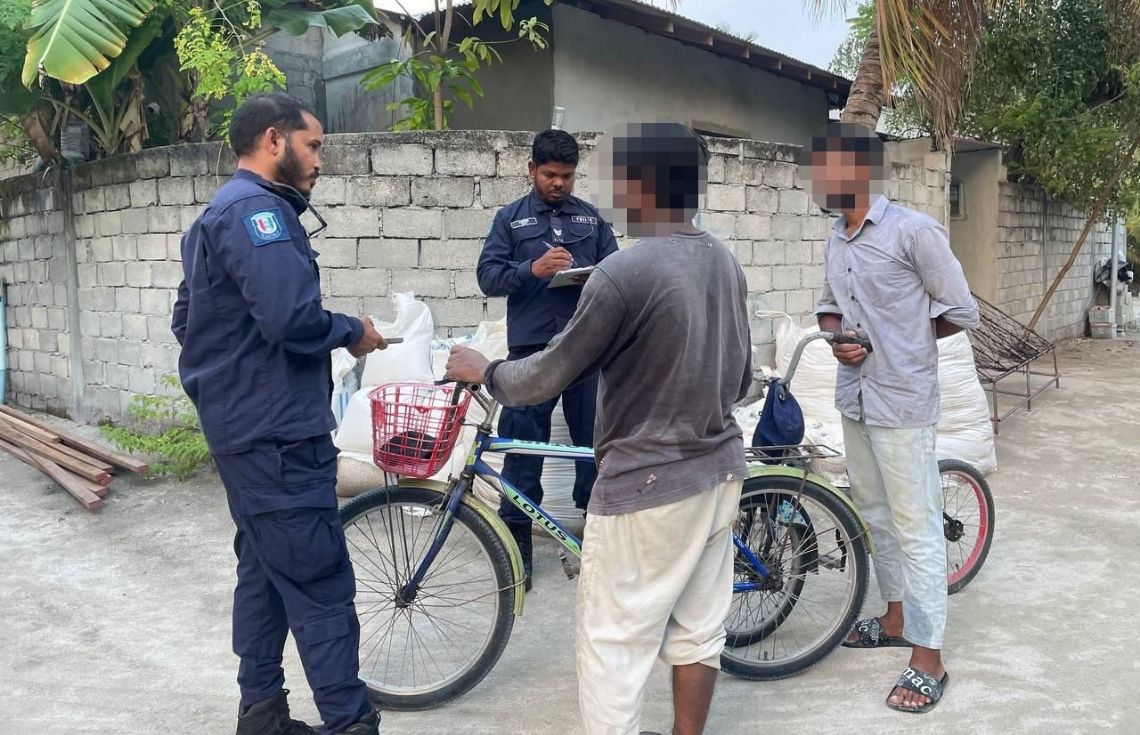 ޤަވާއިދާ ޚިލާފަށް އުޅޭ ބިދޭސީންގެ މައްސަލަ ޙައްލުކުރުމަށް ރ. އަލިފުށީގައި ޚާއްޞަ އޮޕަރޭޝަނެއް!