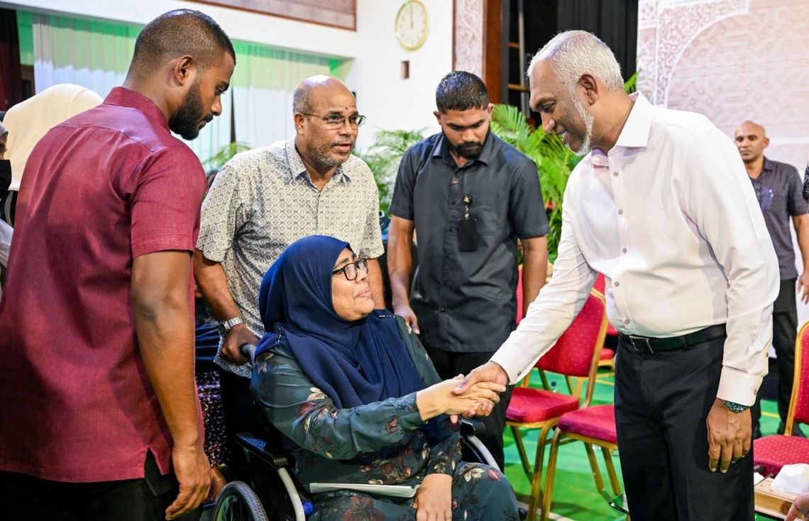 ރައީސް މާލޭގެ ރައްޔިތުންނާއެކު ބާއްވަވަމުންގެންދަވާ ބައްދަލުވުންތަކުގައި ރައްޔިތުންގެ ކަންބޮޑުވުންތައް އެބަ އަޑުއިވޭ: މަޚްލޫފް