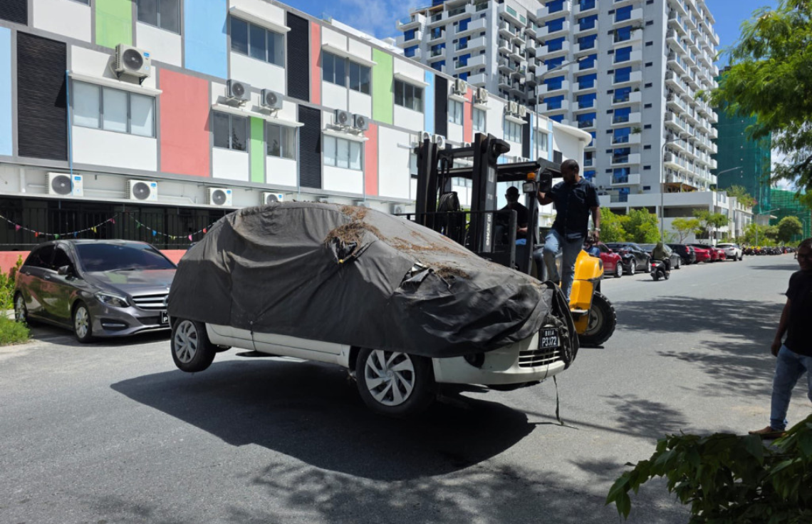 ހުޅުމާލޭގެ މަގުތަކުގައި ބޭނުންނުކޮށް ހުރި 250އަށް ވުރެ ގިނަ އުޅަނދު ނަގައިފި