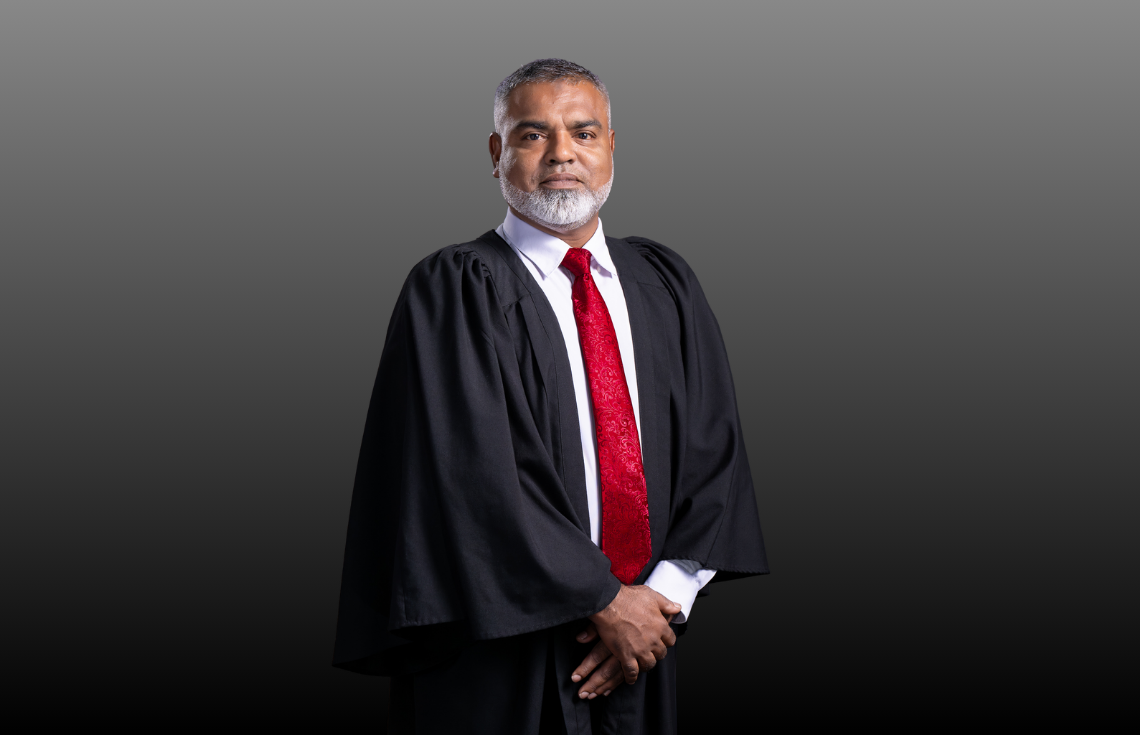 ހައިކޯޓުގެ ފަނޑިޔާރު ނިޔާޒު ޝަރަފުވެރިކަމާއެކު ރިޓަޔަރ ކުރައްވައިފި