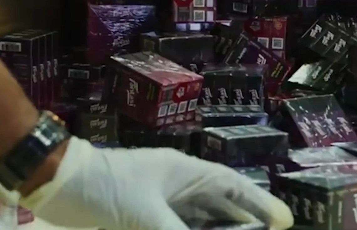 ކަނޑުގެމަގުން ރާއްޖެއަށް ގެނައި މުދާ ޝިޕްމެންޓަކުން 10،800 ވޭޕް ކާޓްރިޖް އަތުލައިގެންފި