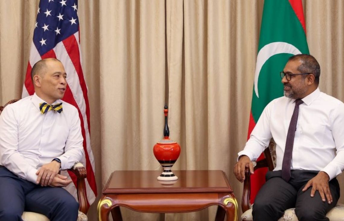 އެމެރިކާ ސަފީރުގެ ދައުރު ފުރިހަމަކުރައްވައި، ޚާރިޖީ ވަޒީރުގެ އަރިހަށް ވަދާޢީ ޒިޔާރަތެއް