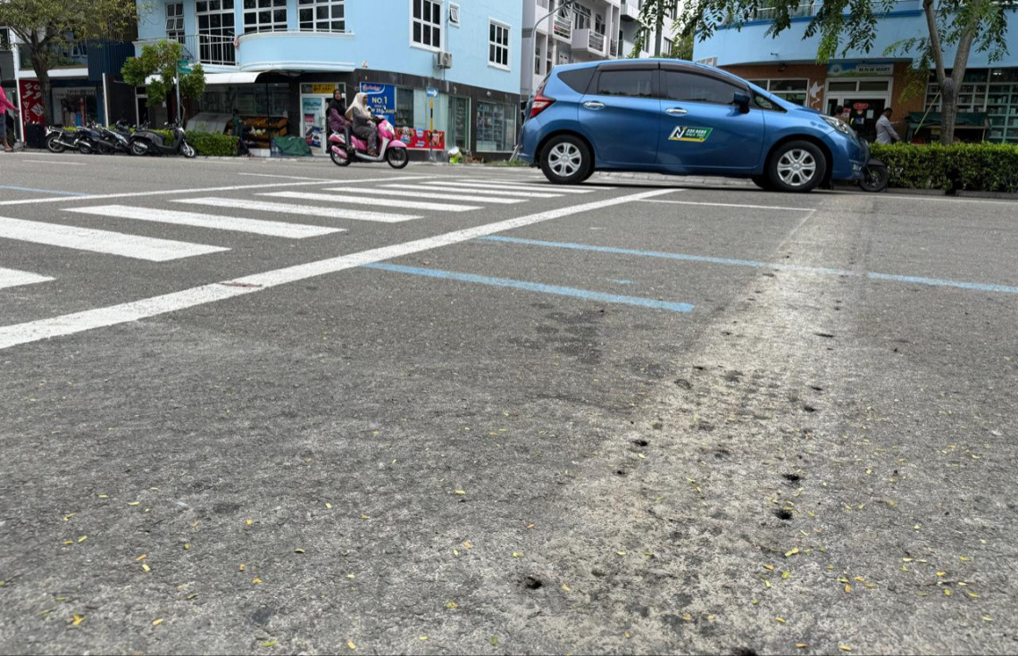 ހުޅުމާލޭގެ މަގުތަކުގައި ހަރުކޮށްފައިހުރި ހަނި ސްޕީޑު ބްރޭކަރުތައް ނަގައިފި