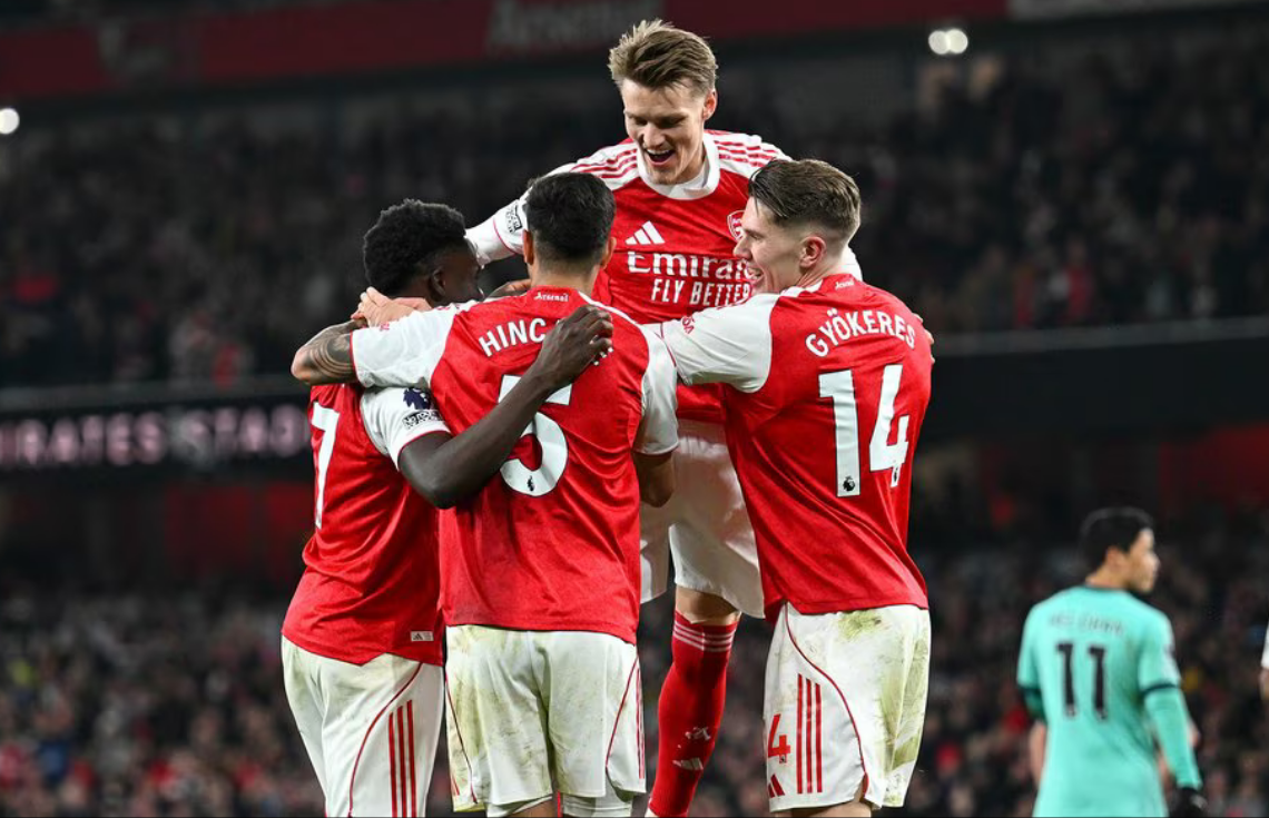 އިނގިރޭސި ލީގު: އިދިކޮޅަށް ކުޅުނު ވޫލްވްސްއިން އާސެނަލްގެ ލީޑު ދަމަހައްޓައިދީފި