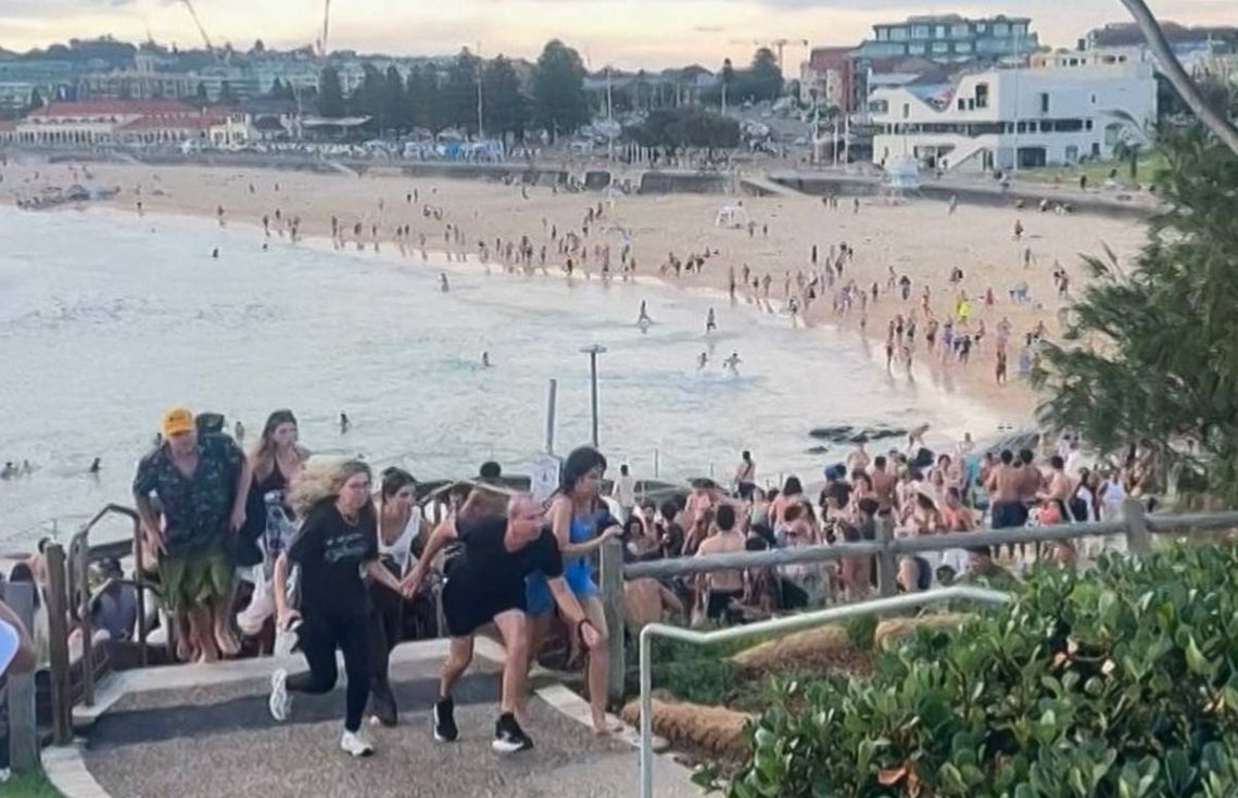 ސިޑްނީގެ ބޮންޑައި ބީޗުގައި ހިނގި ބަޑިޖެހުމުގެ ހާދިސާ ދިވެހި ދައުލަތުން ކުށްވެރިކޮށްފި