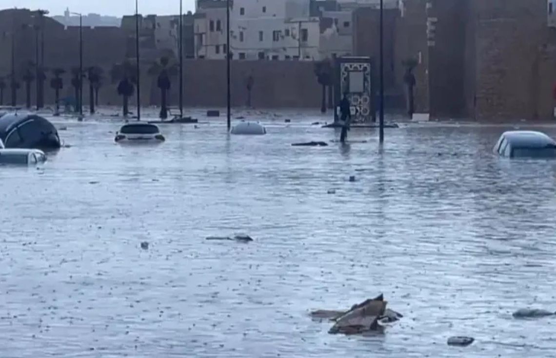 މަޣްރިބްގައި ވާރޭވެހި ފެންބޮޑުވެ ބިންގަނޑު ކަނޑައިގެން ދިޔުމުގެ ސަބަބުން 37 މީހަކު މަރުވެއްޖެ