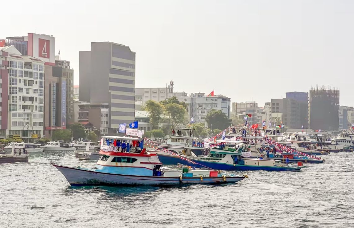 މަސްވެރިންގެ އިހުތިޖާޖާ ގުޅިގެން ހައްޔަރުކުރި 3 މީހުން ދޫކޮށްލައިފި