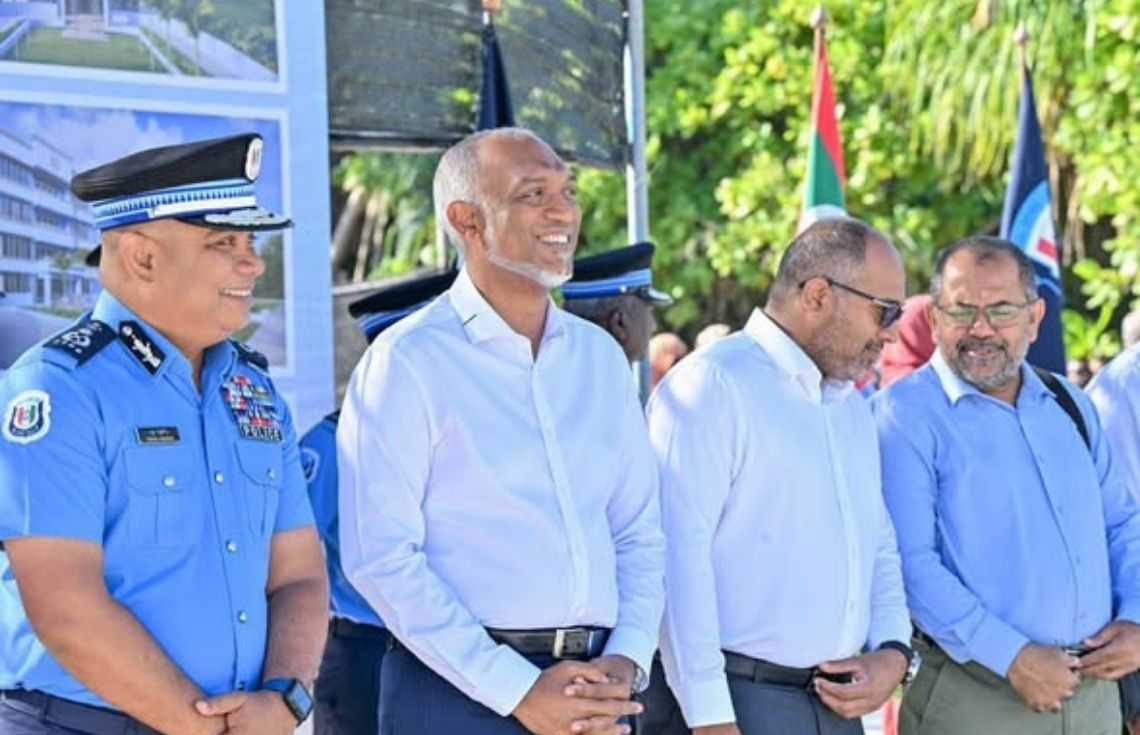 ރޭގަނޑު 12ގެ ފަހުން މަގުމަތީގައި އުޅޭ ބިދޭސީންނާއި ސުވާލުކޮށް ފިޔަވަޅު އަޅަން ރައީސް އަންގަވައިފި