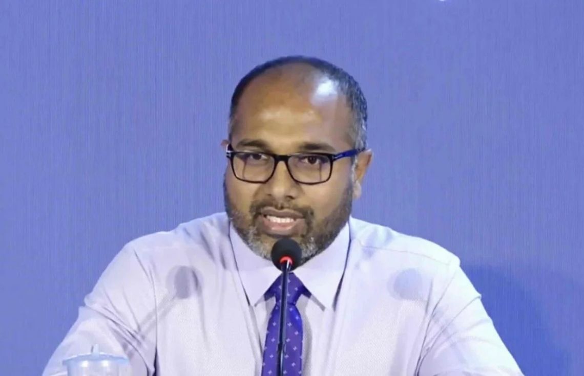 މަސްދުވަހުން 509 ބިދޭސީން ޑީޕޯޓްކޮށްފިން: ވަޒީރު އިޙްސާން