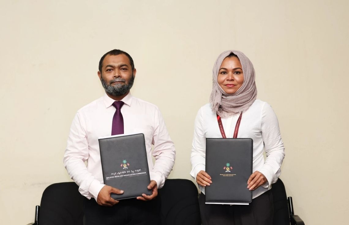 އަމިއްލަ މީޑިއާތަކަށް ދައުލަތުގެ ބަޖެޓުން މާލީ އެހީ ދިނުމާއި ގުޅޭ ކަންކަން ކުރުމަށް އެއްބަސްވުމެއް އެކުލަވާލައިފި