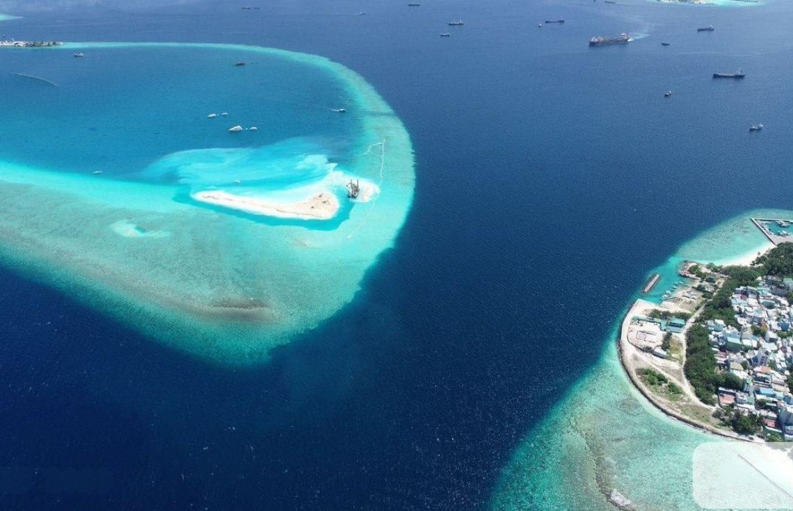 ގުޅީފަޅު ކައިރި ކަނޑުމަތިން މަރުވެފައި އޮތް ބިދޭސީއަކު ފެނިއްޖެ