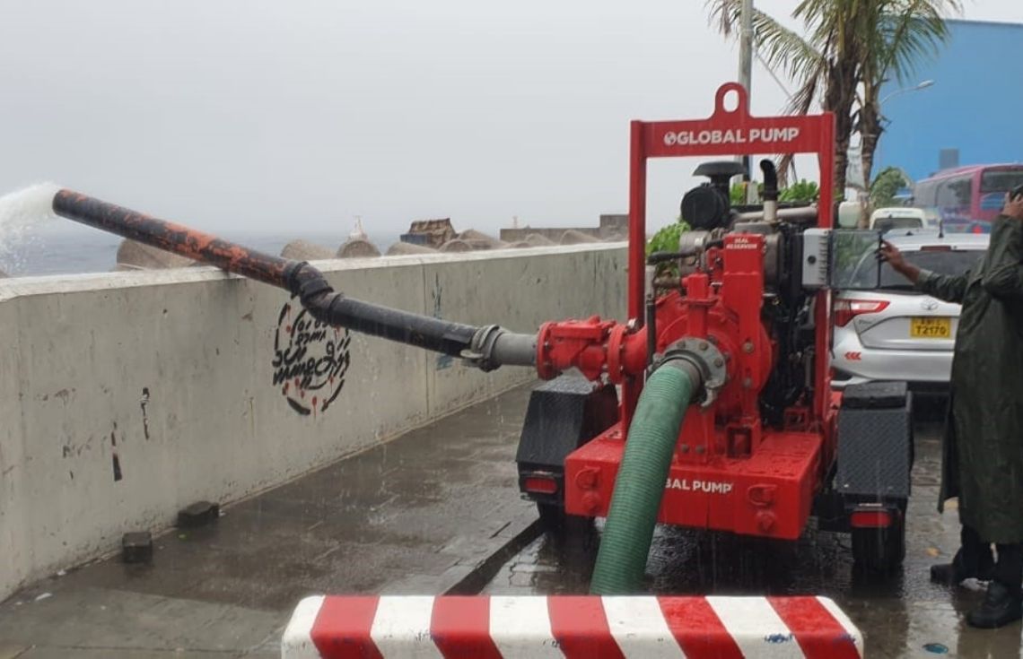 ވިއްސާރަވެ މާލޭގެ ފެންބޮޑުވުމުގެ ސަބަބުން ސިފައިން މާލޭގެ ފެން ހިންދަން ނުކުމެއްޖެ