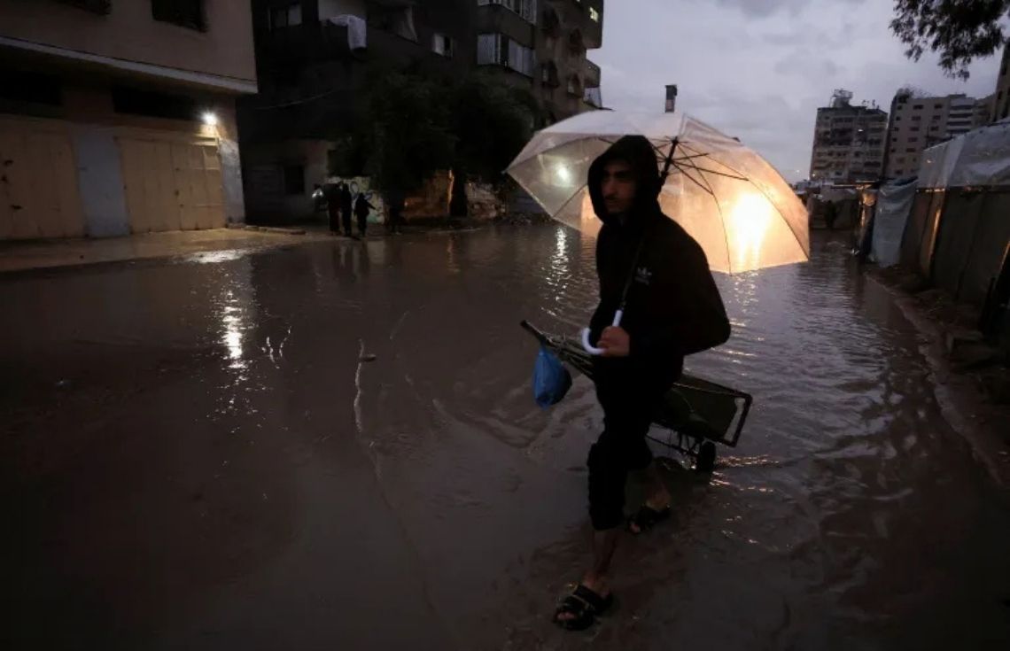 އިޒްރޭލުން ޣައްޒާގައި ކައިވެނި ހަފްލާއަކަށް ބޮން އަޅައިފިީ