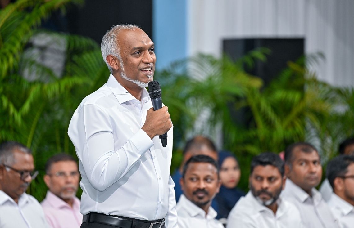 ސިވިލް ސަރވިސްގެ މުވައްޒަފުންގެ ހެދުން އެޅުމުގެ މިންގަނޑު އިޞްލާޙުކުރުމަށް ސީއެސްސީއަށް ދަންނަވައިފިން: ރައީސް