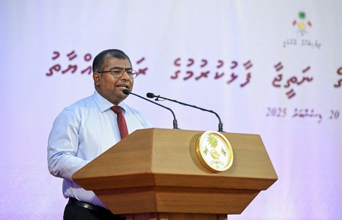 ދިވެހި ތަރިކަ ދެމިއޮތުމަށްޓަކައި، 'އާޓިފިޝަލް އިންޓެލިޖެންސް'ގެ ދުނިޔެއަށް ތަރިކަ ހިޖުރަކުރަންޖެހޭ: ވަޒީރު އާދަމް ނަޞީރު