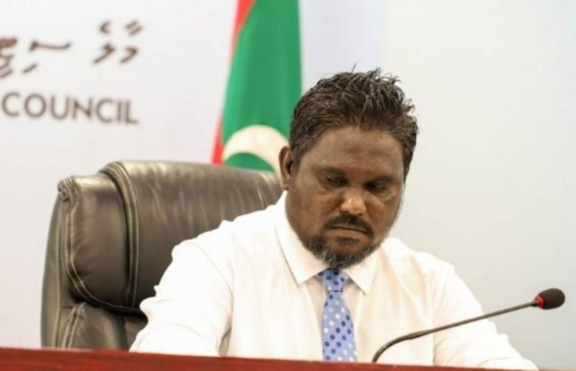 ހުޅުމާލެ މުނިސިޕަލް ޚިދުމަތްތަކާ ސިޓީ ކައުންސިލުން ޙަވާލުވުމާމެދު ގޮތެއް ނިންމަން މޭޔަރު ޢާޒިމް ކައުންސިލުގައި ވޯޓެއް ނަންގަވާފައެއް ނެތް: ޢަރީޝް