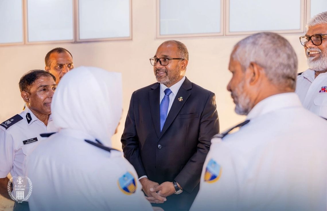 ޤަވާއިދާ ޚިލާފަށް ހިންގި 47 ވިޔަފާރިއެއް ބަންދު، ނަމަވެސް ވިޔަފާރިތައް ހިންގާ ގޮތް ބަލާނެ: ވަޒީރު އިޙްސާން